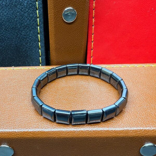 Mat Siyah Kare Kesim Hematit Bileklik