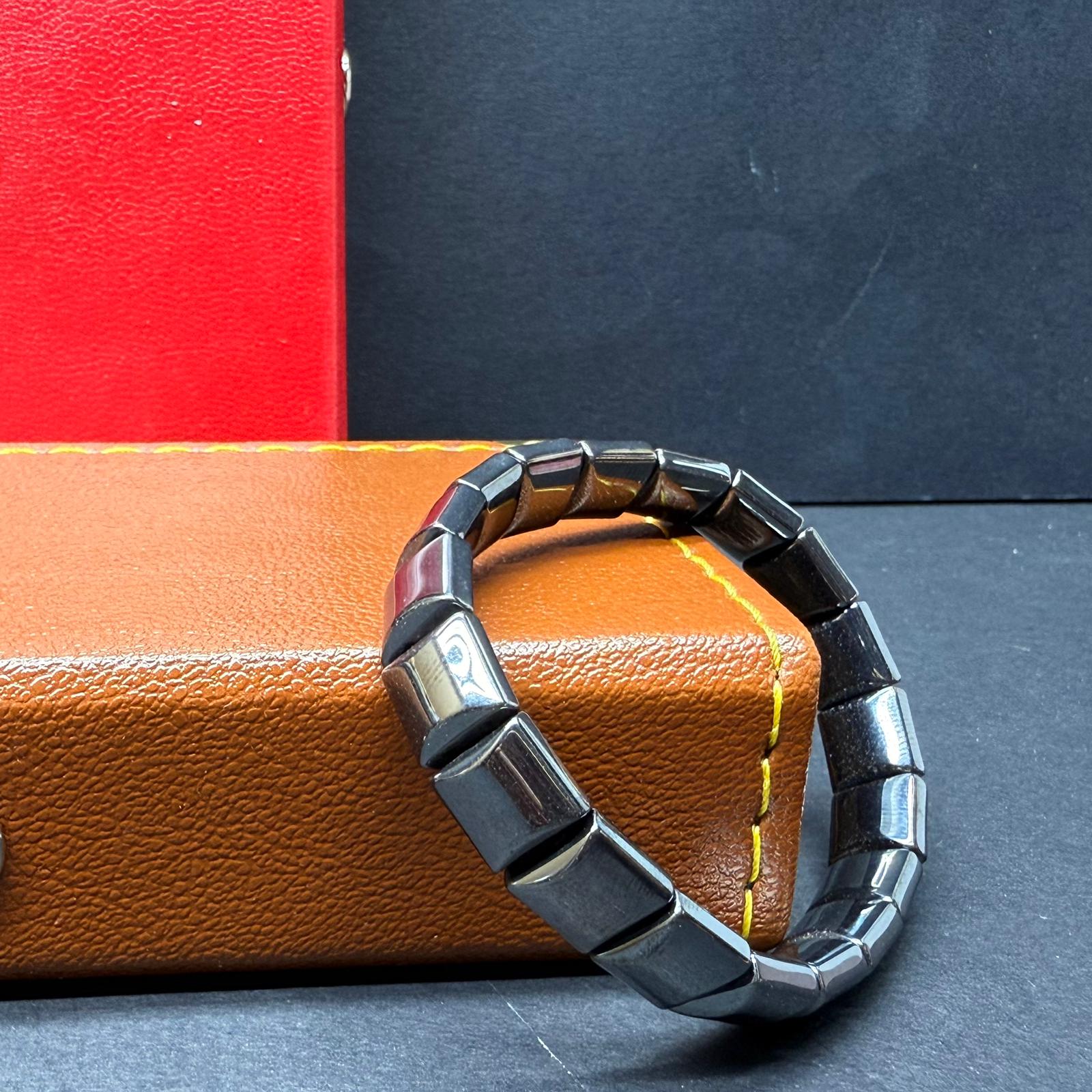 resimler/genel/Mat Siyah Kare Kesim Hematit Bileklik