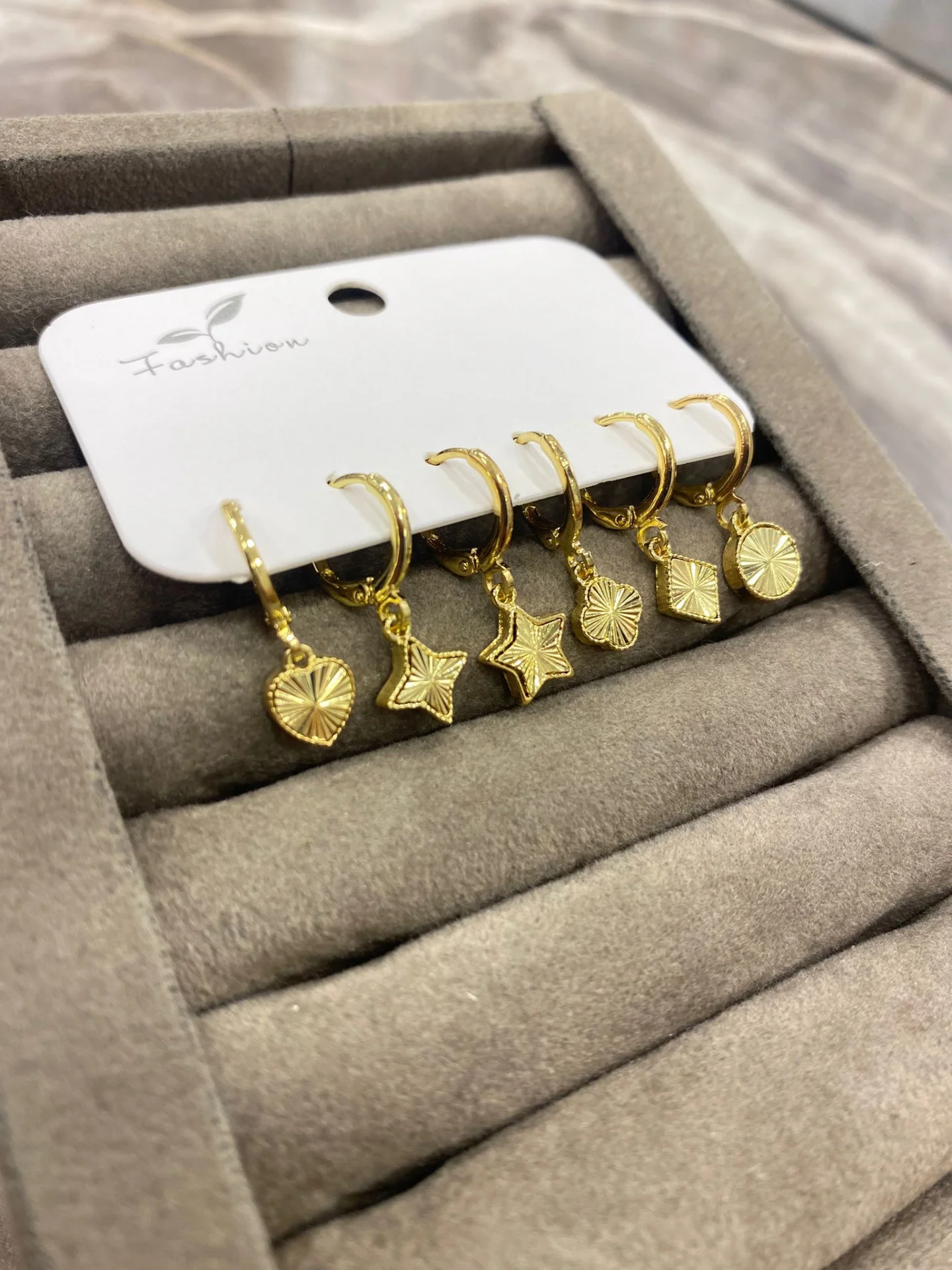 Altın Kaplama Karışık Figürlü Küpe Seti