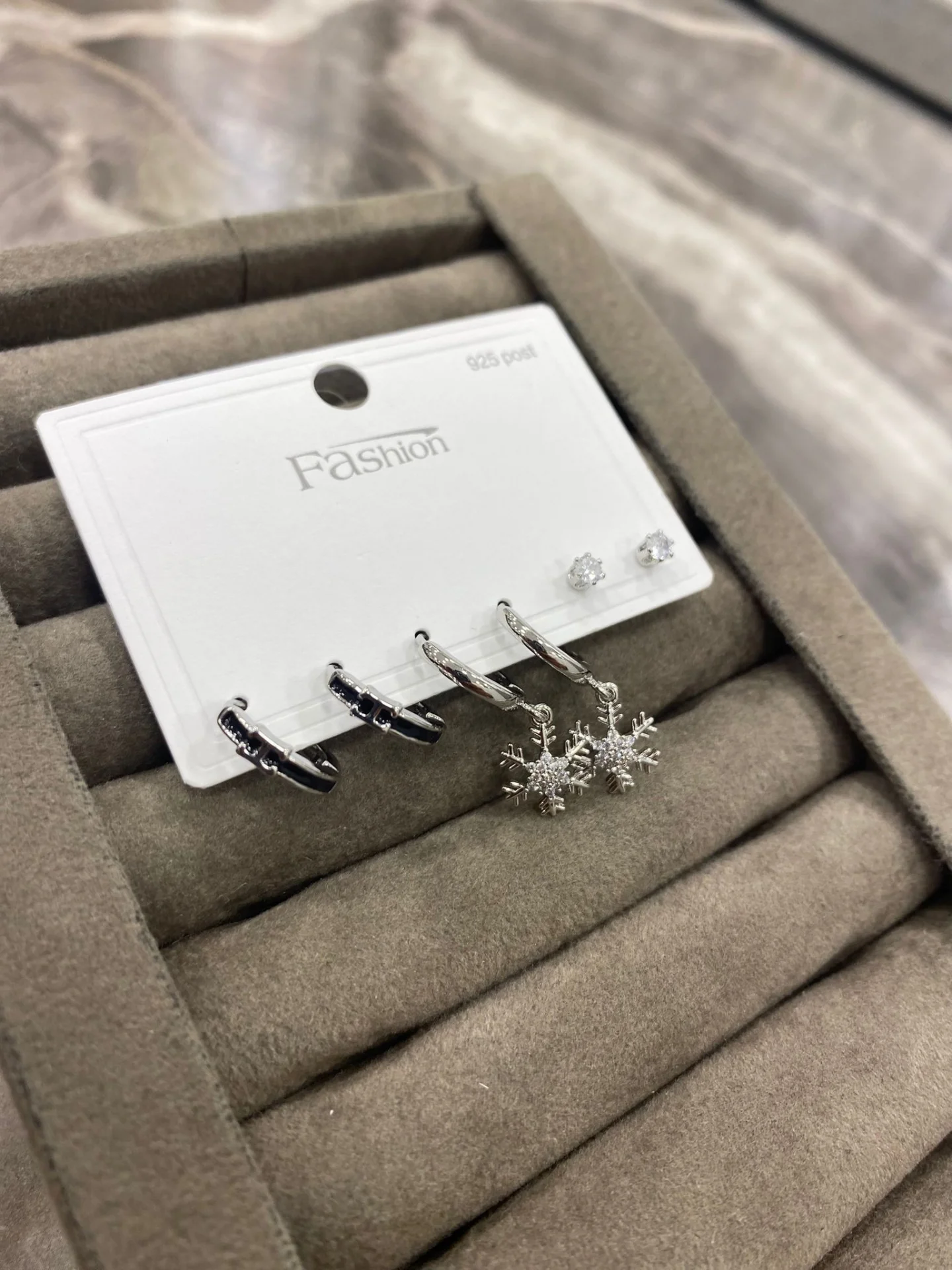 Kar Tanesi Figürlü 3’lü Gümüş Küpe Seti