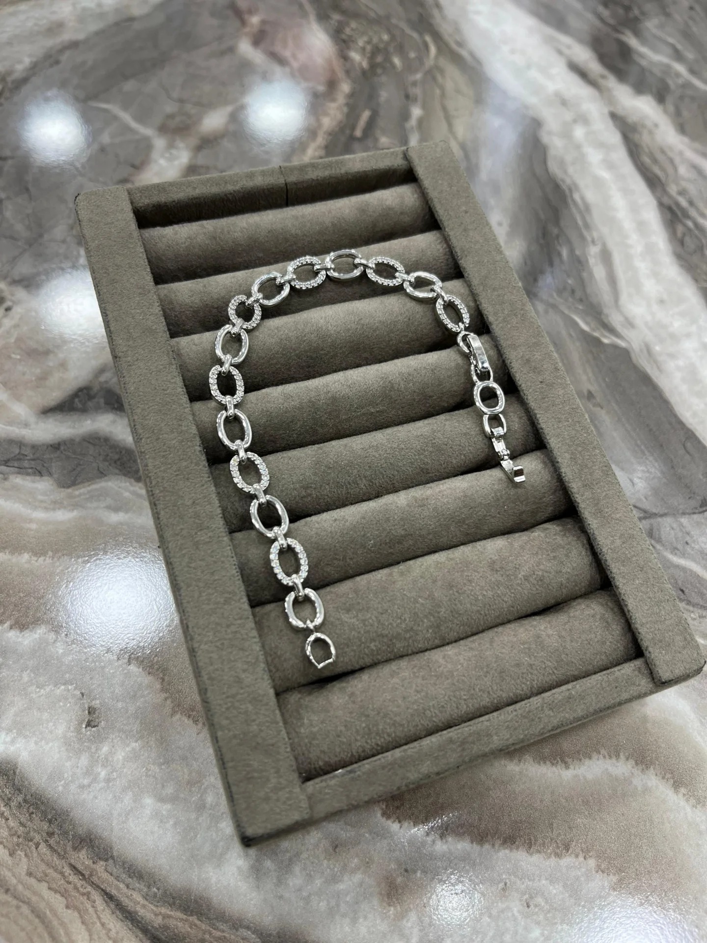 Gümüş Renk Çelik Bileklik