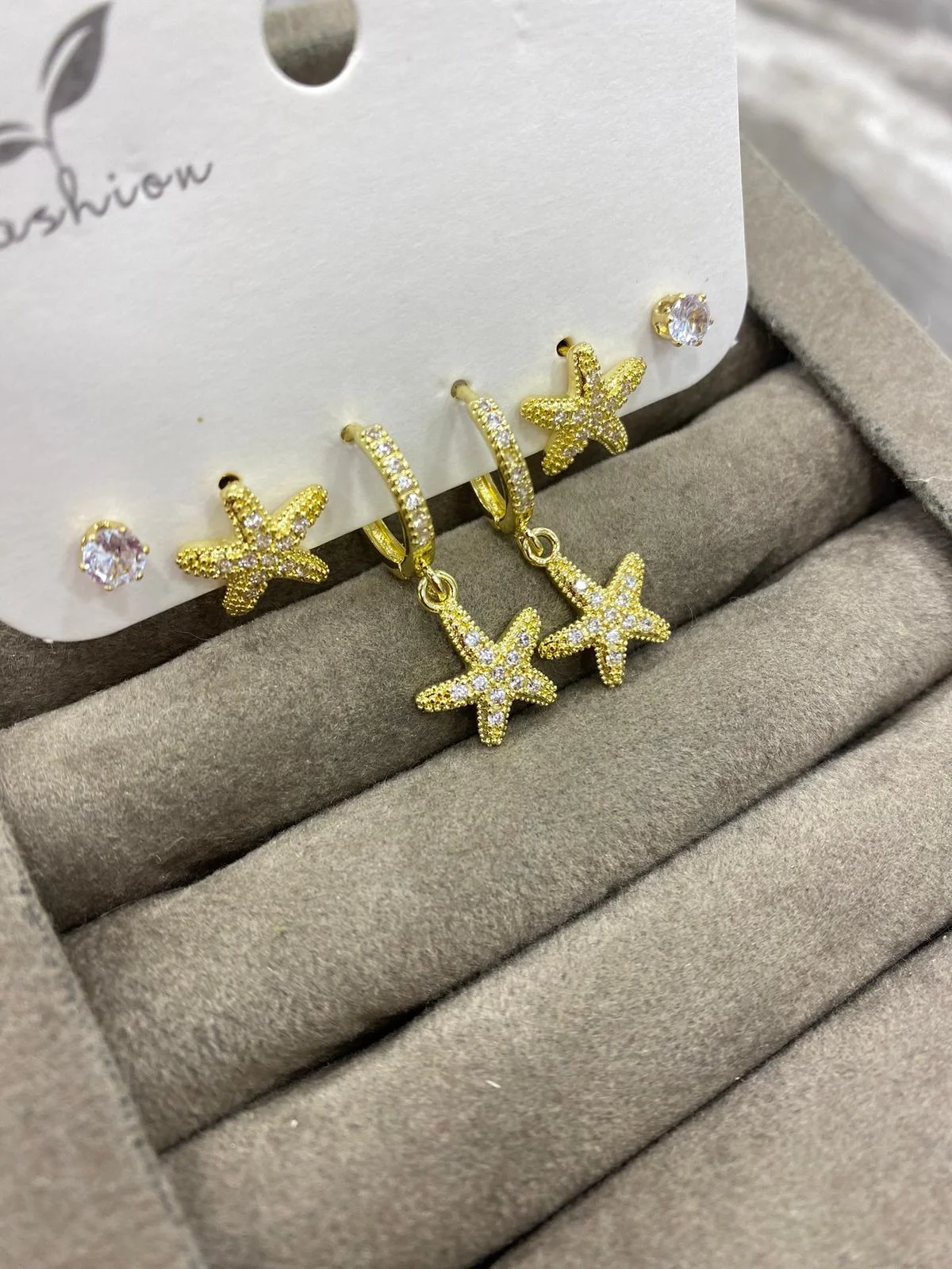 Altın Renk Taşlı Deniz Yıldızı Küpe Seti (3’lü)