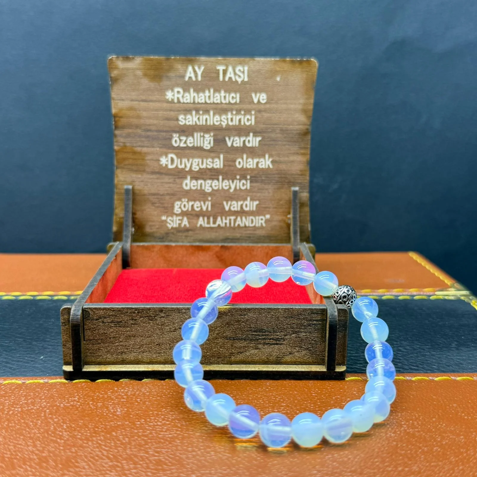 Özel Ahşap Kutulu Ay Taşı Bileklik – Küre Kesim 8MM