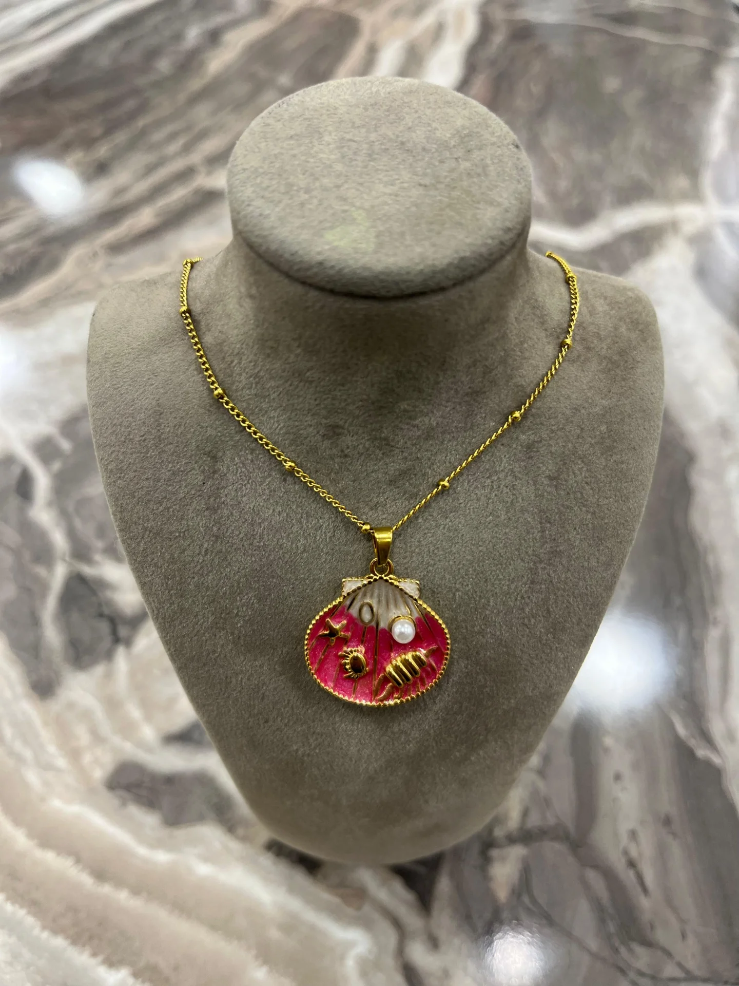 Altın Renk Kararmaz Çelik Kolye