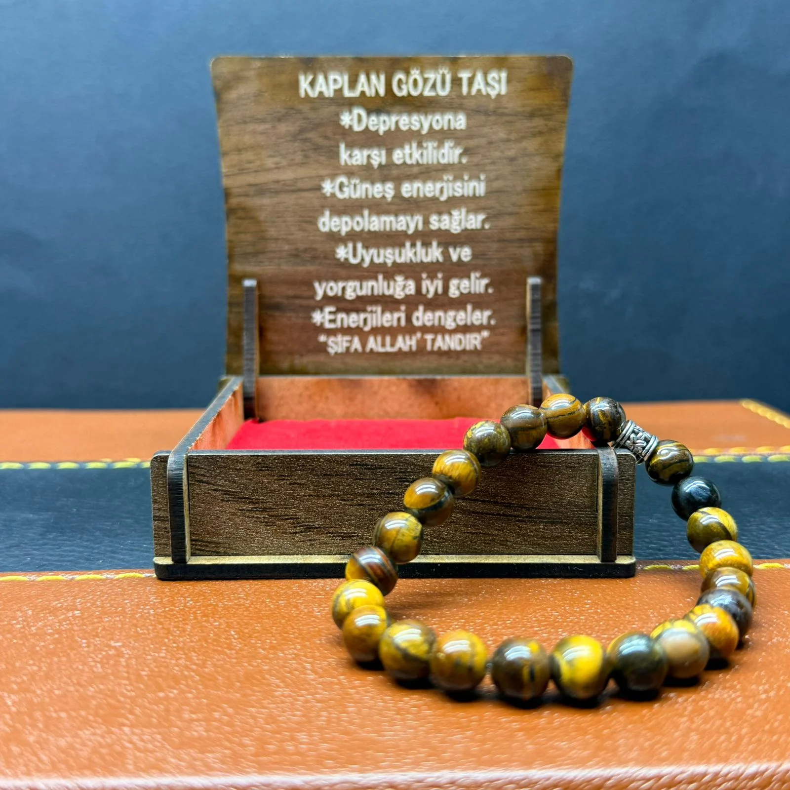 Özel Ahşap Kutulu Kaplan Gözü Taşı Bileklik – Küre Kesim 8MM