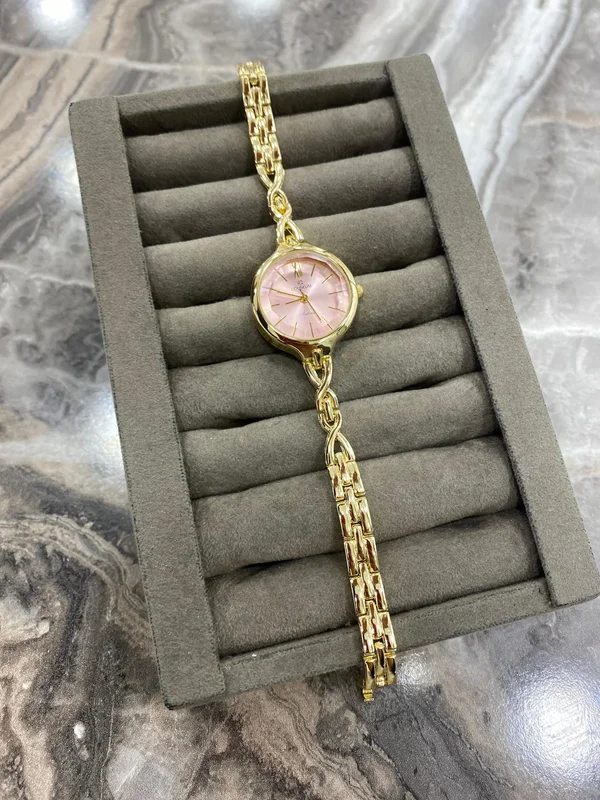 Gold Zincir Detaylı Pembe Kadran Kadın Saat