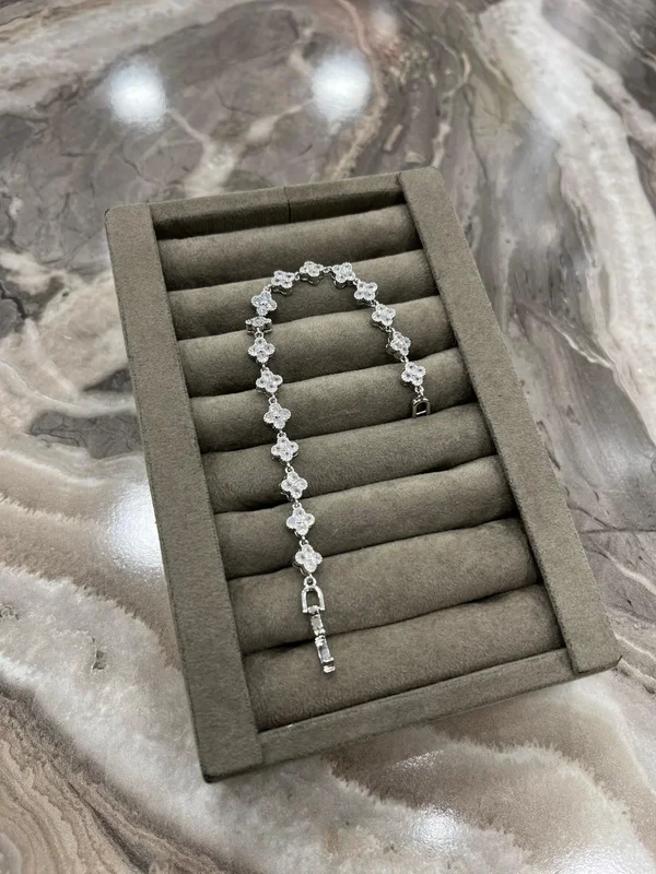 Gümüş Renk Çelik Bileklik