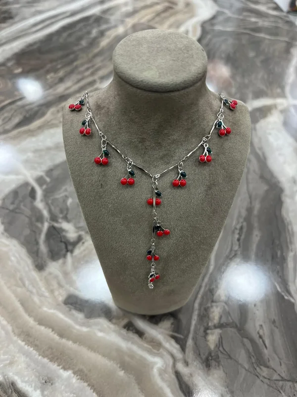 Kararmaz Çelik Y Kolye