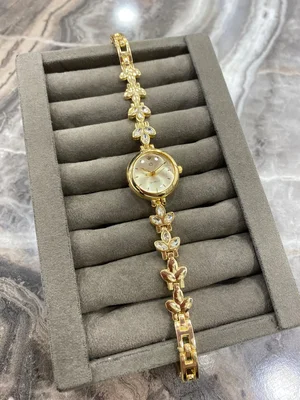 Kadın Taş Detaylı Gold Saat – Zarif Yaprak Desenli