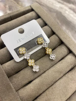 Altın Renk & Gümüş Detaylı Taşlı Çiçek Küpe