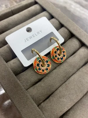 Renkli Çiçek Motifli Yuvarlak Sallantı Küpe